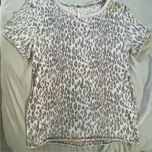 Free people light pink cheetah print leopard print shirt like new